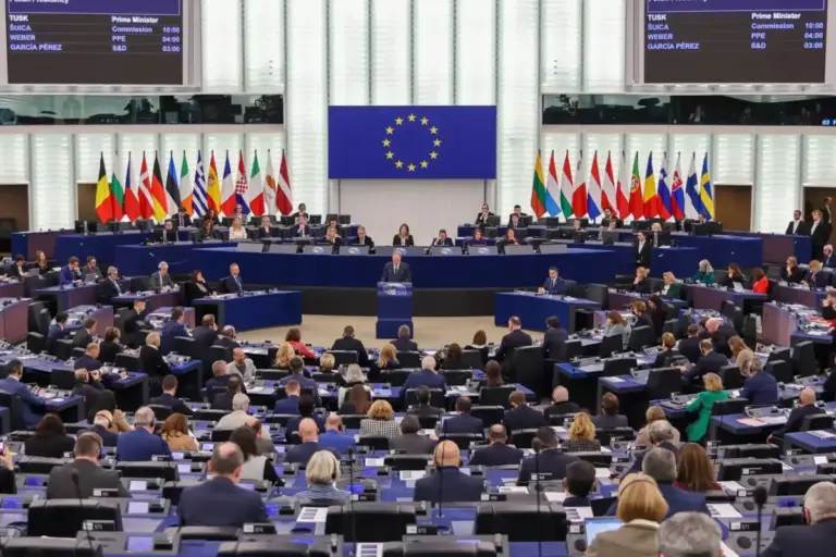 Parlamento UE, tra le nuove entrate per il bilancio 2028-2034 anche una tassa sul gioco online